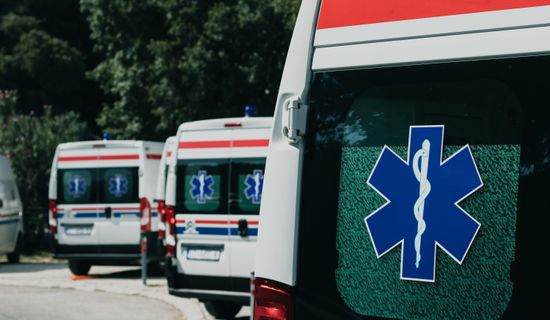 富宁救护车转运病人过路高速收费吗？